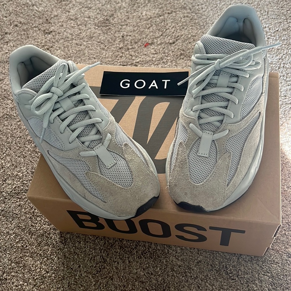 Yeezy boost 700 Salt size 7